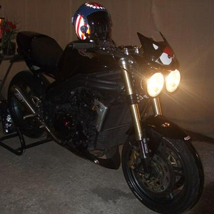speed triple mei 09 023.JPG