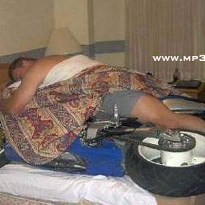 met motor in bed.jpg