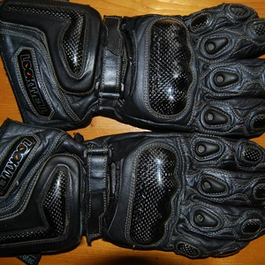 Te koop Lookwell sporthandschoen zwart/carbon
