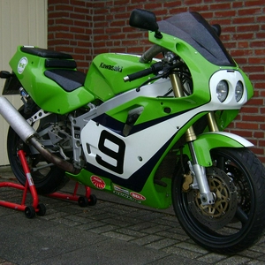 ZXR-400 Nixon replica