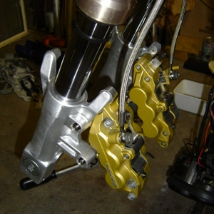 GSX100RklauwenopeenZXR.jpg
