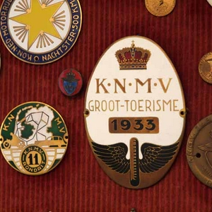 1933.jpg