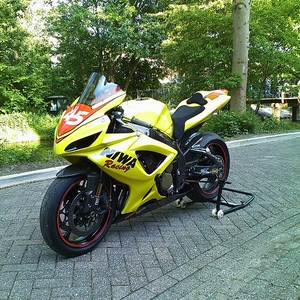 TK: Suzuki GSXR750 K7 Racer european cup