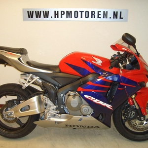 Gestolen in zoetermeer: 2719 CBR 600-RR MV-LJ-02