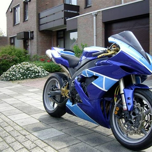TK: Yamaha R1 circuitmotor 2005
