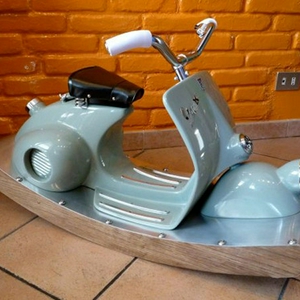 thumb_Vespa_schommelpaard_1[1].jpeg