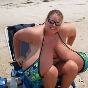 huge_tits_in_bekiny.jpg