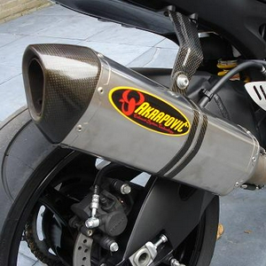 akrapovic demper slip on gsxr 750 k6