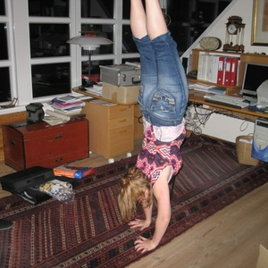 handstand.jpg