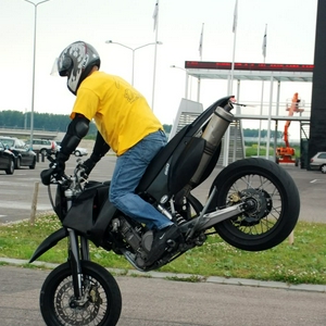 stoppie.jpg