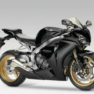 2010-Honda-CBR1000RR-Fireblade-4-560x340.jpg