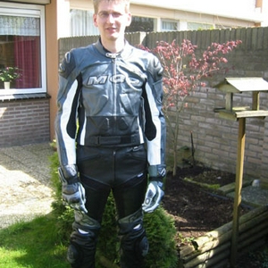 107-0745_IMG2.jpg