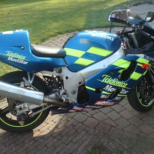 Suzuki GSX-R 600 SRAD Telefonica
