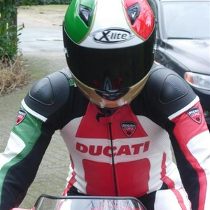 Ducati 999 008 (Medium).jpg