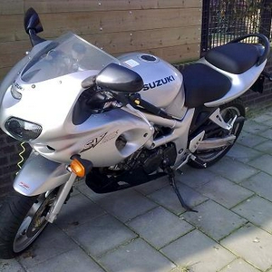 Suzuki SV650s! Km-stand 10.432!