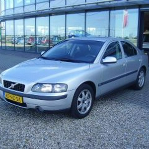 VOLVOs60.jpg