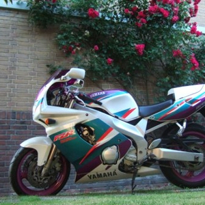 Yamaha FZR 600R genesis