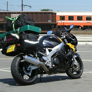 Blade met picknicktafel.jpg