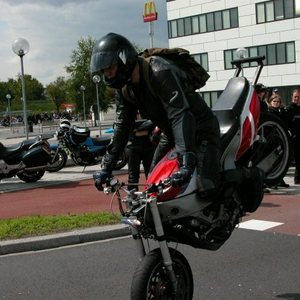 stoppie.JPG