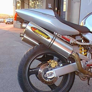 BF_akrapovic.jpg