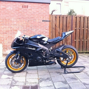 r6 racer.jpeg