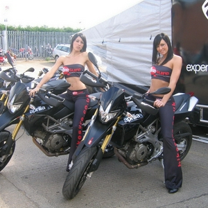 aprilia_with_babes_original_r.jpg