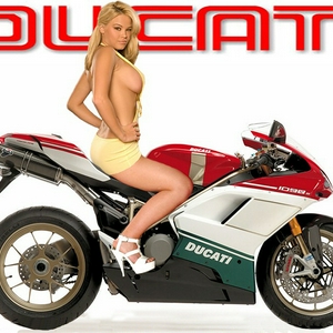 ducati_girls_03.jpg