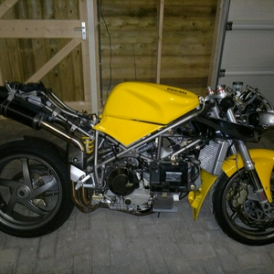 ducati 748 kaal.jpg