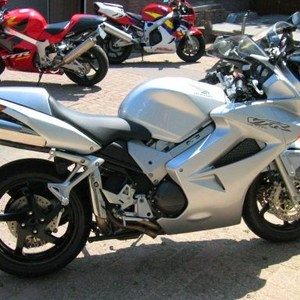 vfr 8oo frenk.jpg