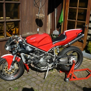 748 naked 01.JPG