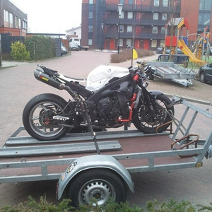 TK: Motoraanhanger voor 2 motoren
