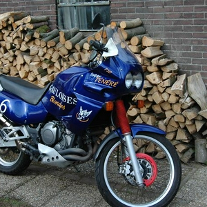 XTZ750