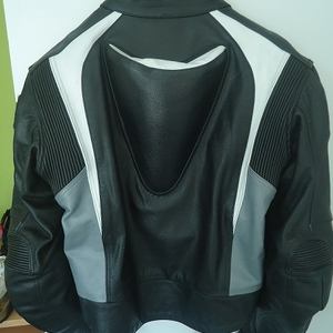 motorjas achterkant