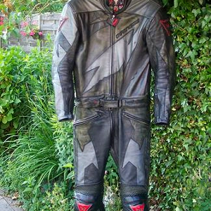 dainese voor.jpg