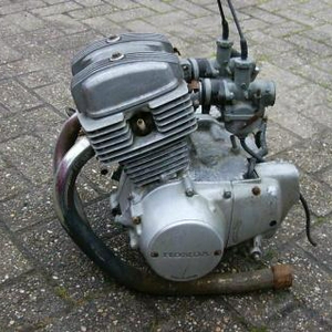 cb 125 t.jpg